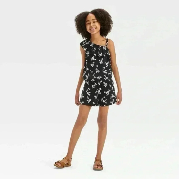 Cat & Jack Girl 2pc One-Shoulder Top and Pull-On Black  Floral shorts set Size S - Picture 1 of 6